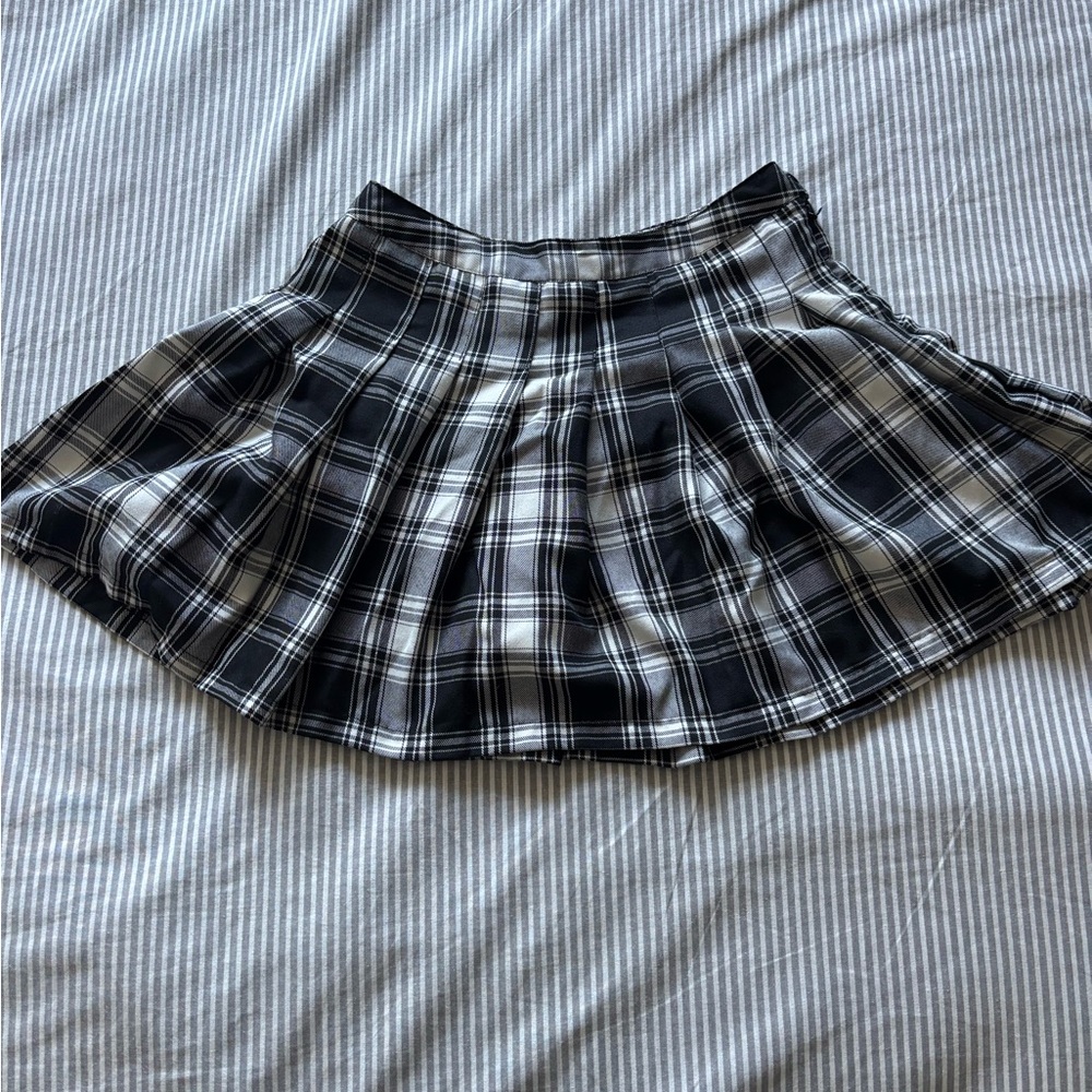 Chic Black and White Plaid Skater Skirt